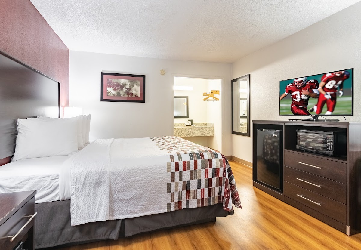 Red Roof Inn Forsyth photo 2