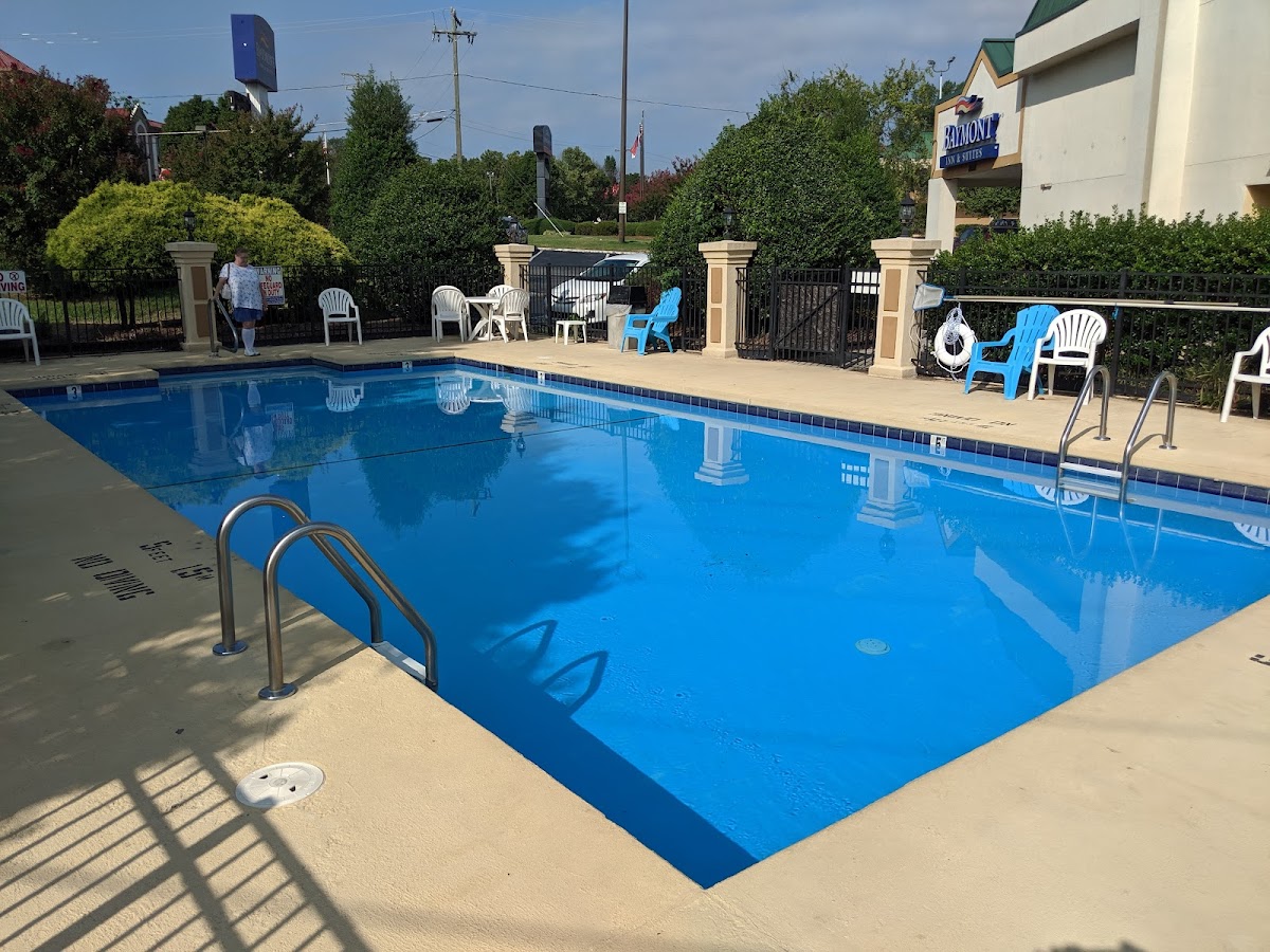 Baymont by Wyndham Greensboro/Coliseum photo 3
