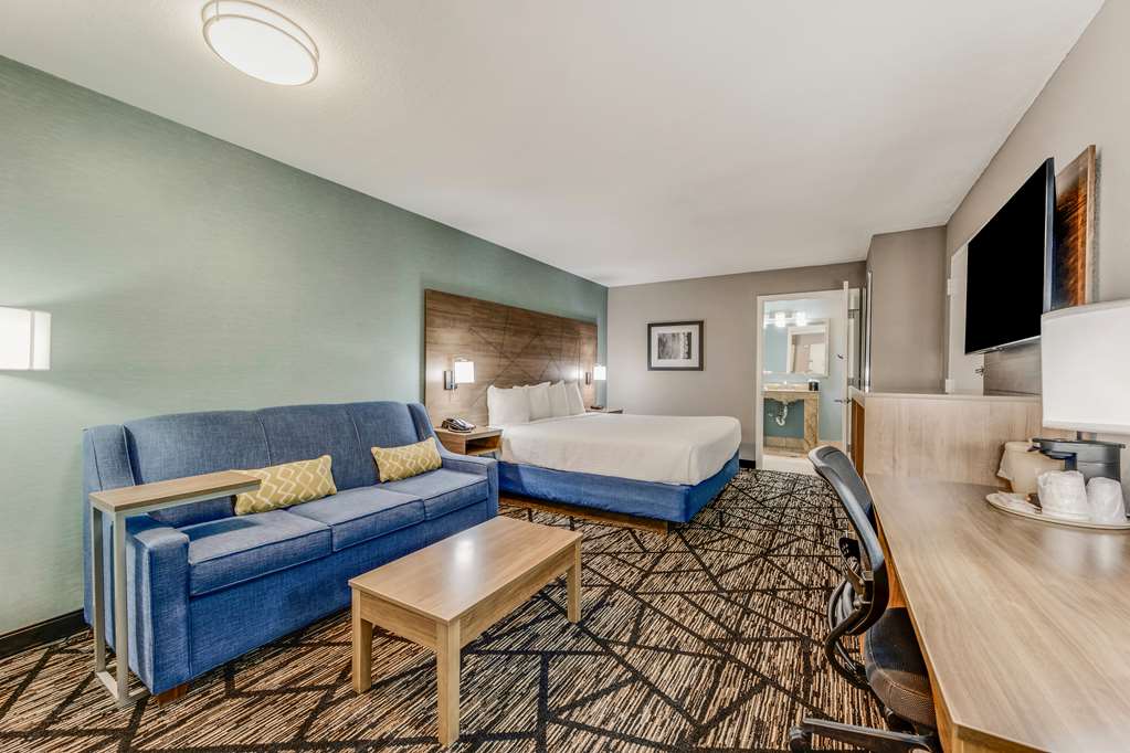 Best Western Huntsville Inn & Suites photo 2