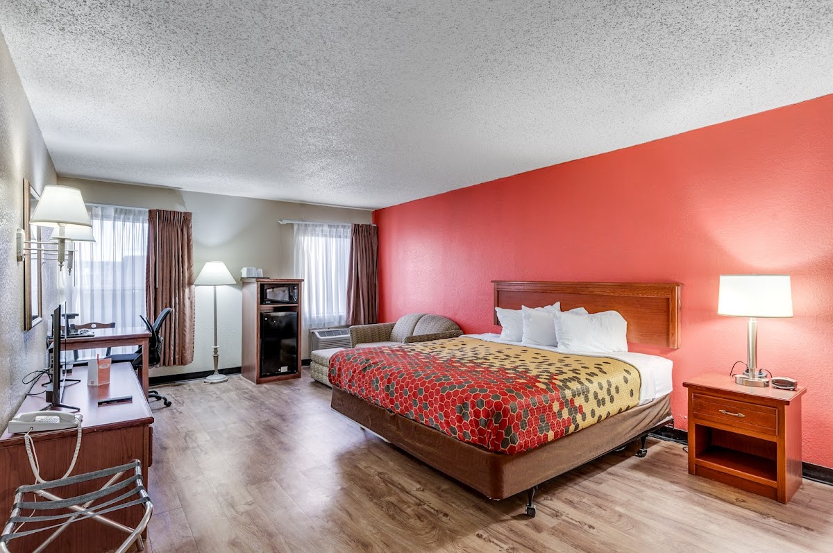Econo Lodge Inn & Suites Kearney South photo 2