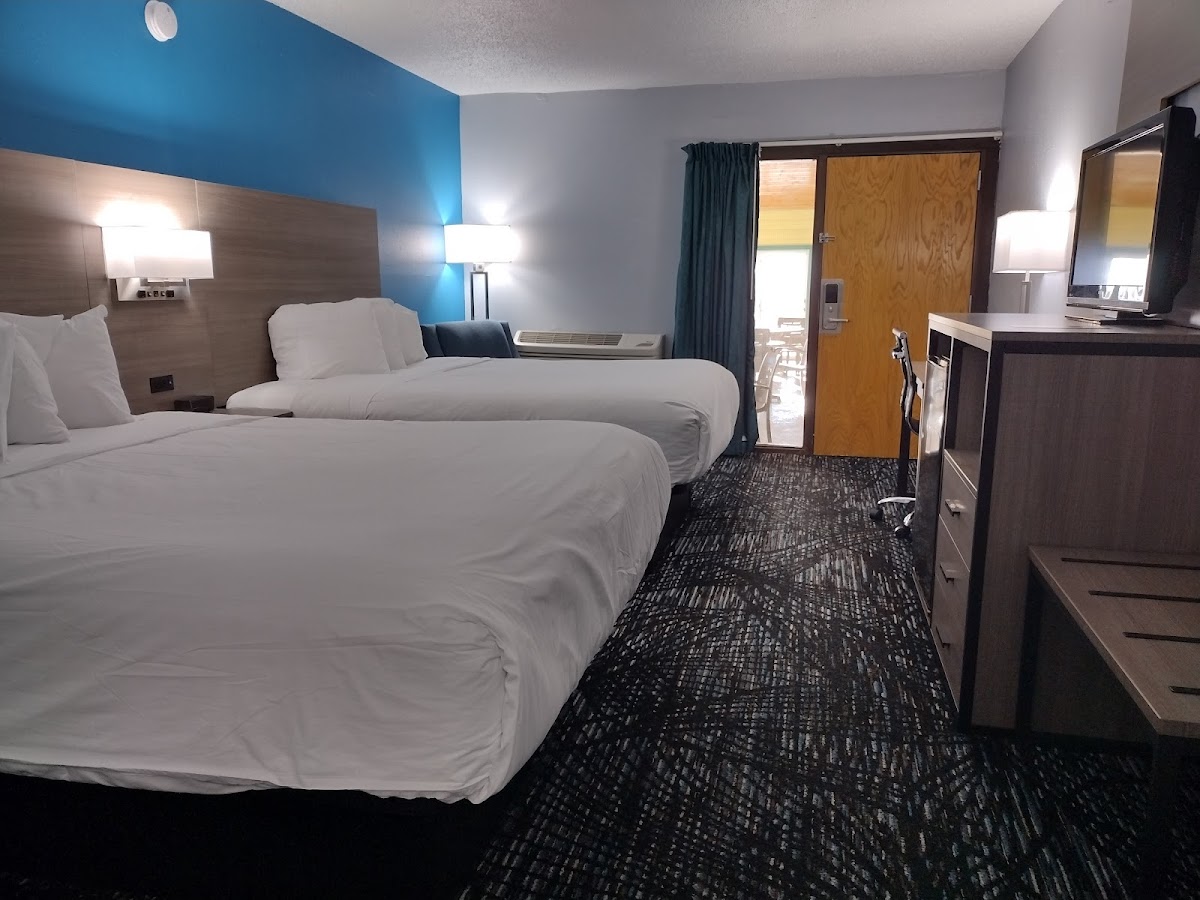Americas Best Value Inn - Duluth Spirit Mountain Inn photo 2
