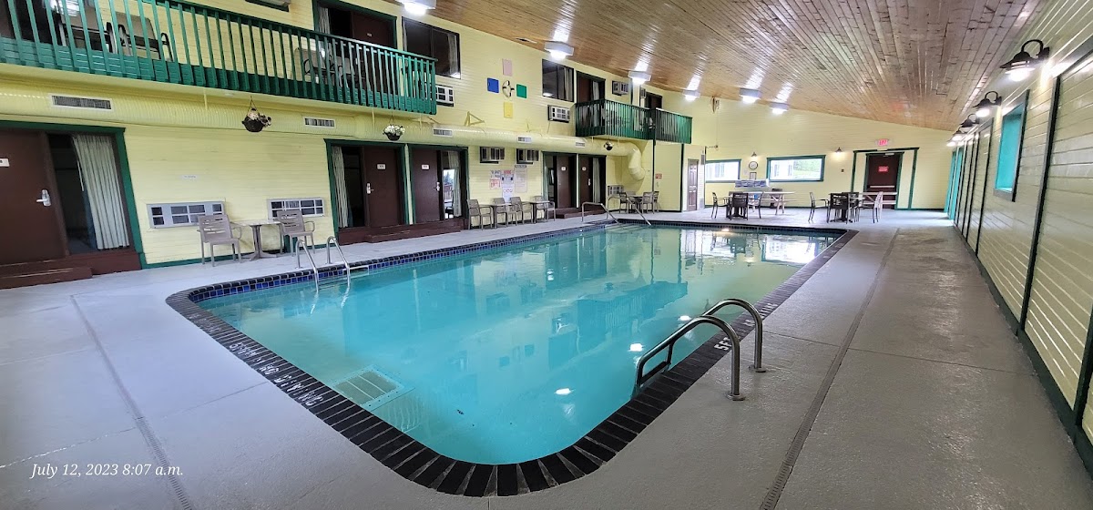 Americas Best Value Inn - Duluth Spirit Mountain Inn photo 3