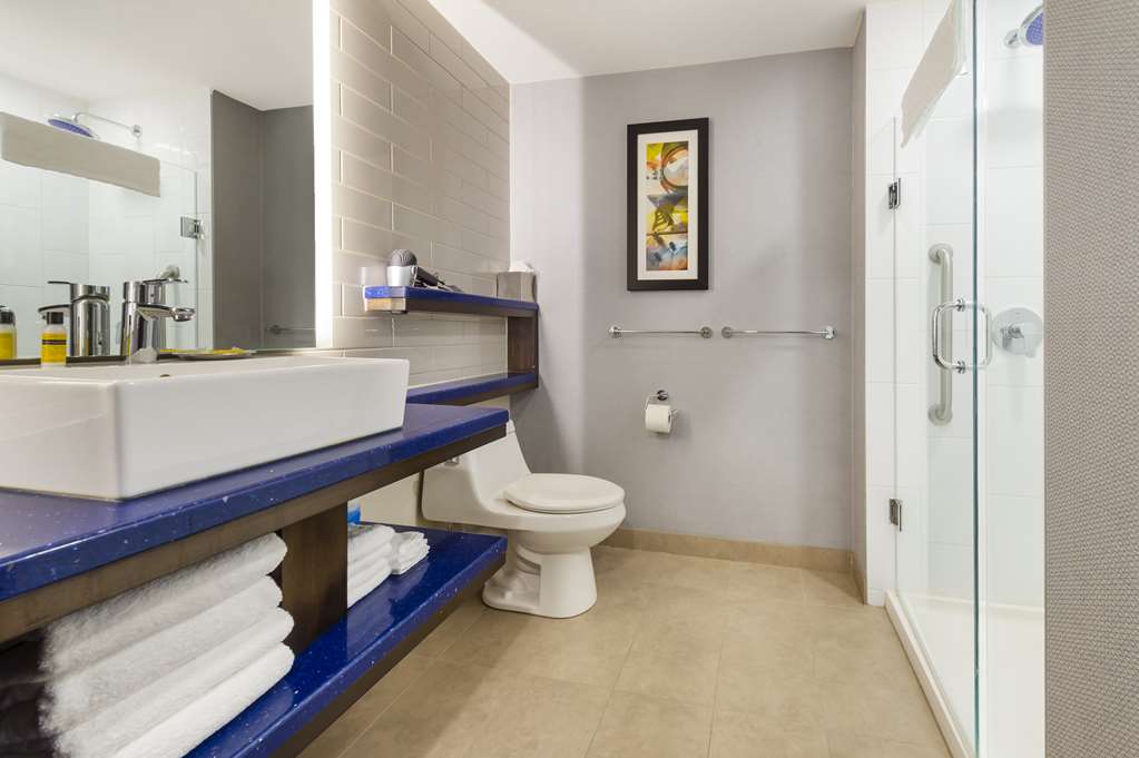 GLō Best Western Kanata Ottawa West photo 3