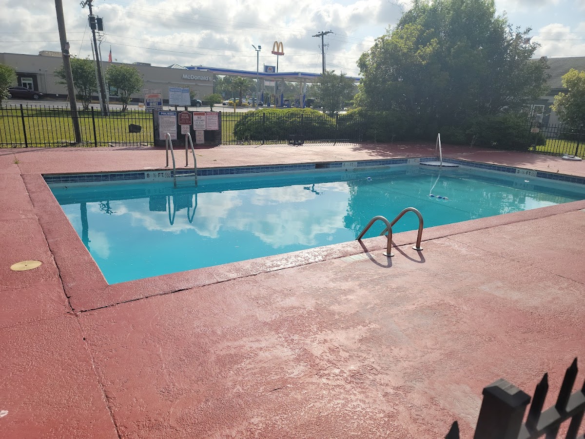 Red Roof Inn Savannah - Richmond Hill/ I-95 photo 3