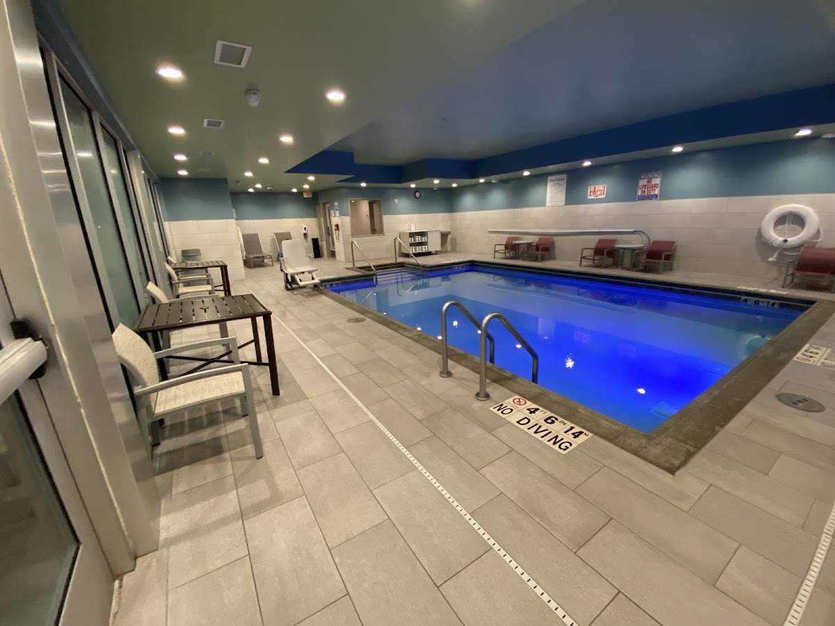 Holiday Inn Express & Suites Rock Falls by IHG photo 3