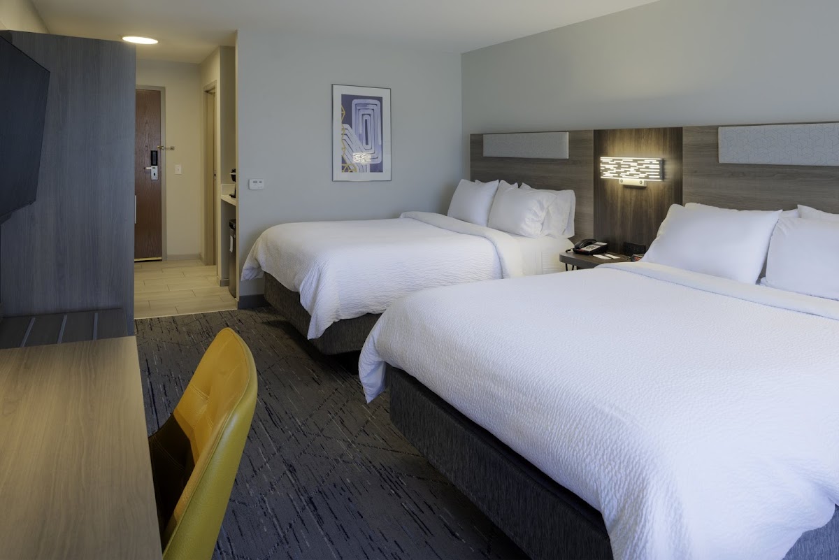 Holiday Inn Express & Suites Fort Atkinson by IHG photo 2