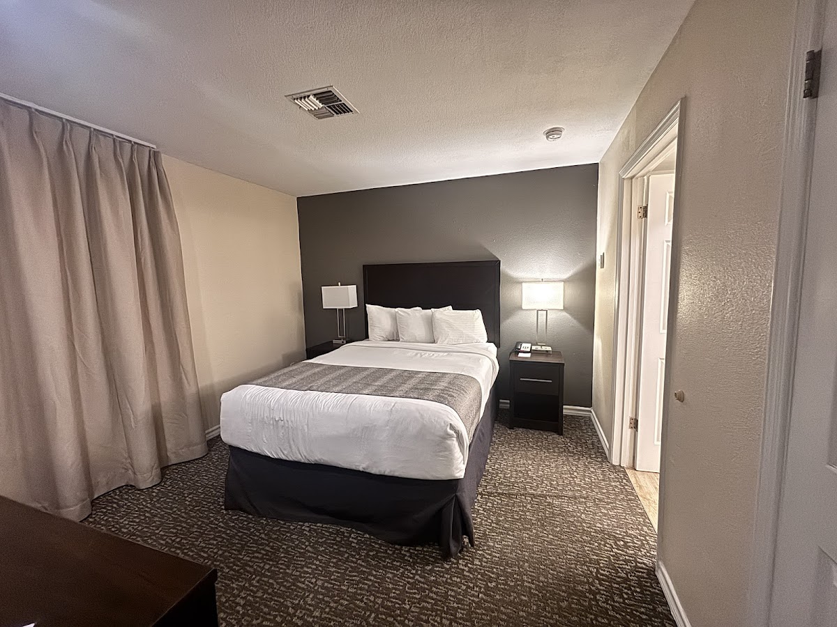 Chase Suite Hotel - El Paso photo 2