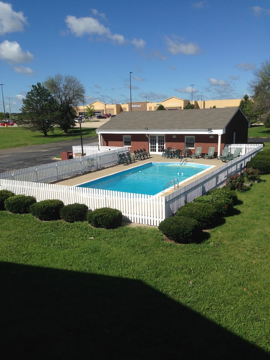 Capital O First Heritage Inn Rantoul IL I 57 photo 3