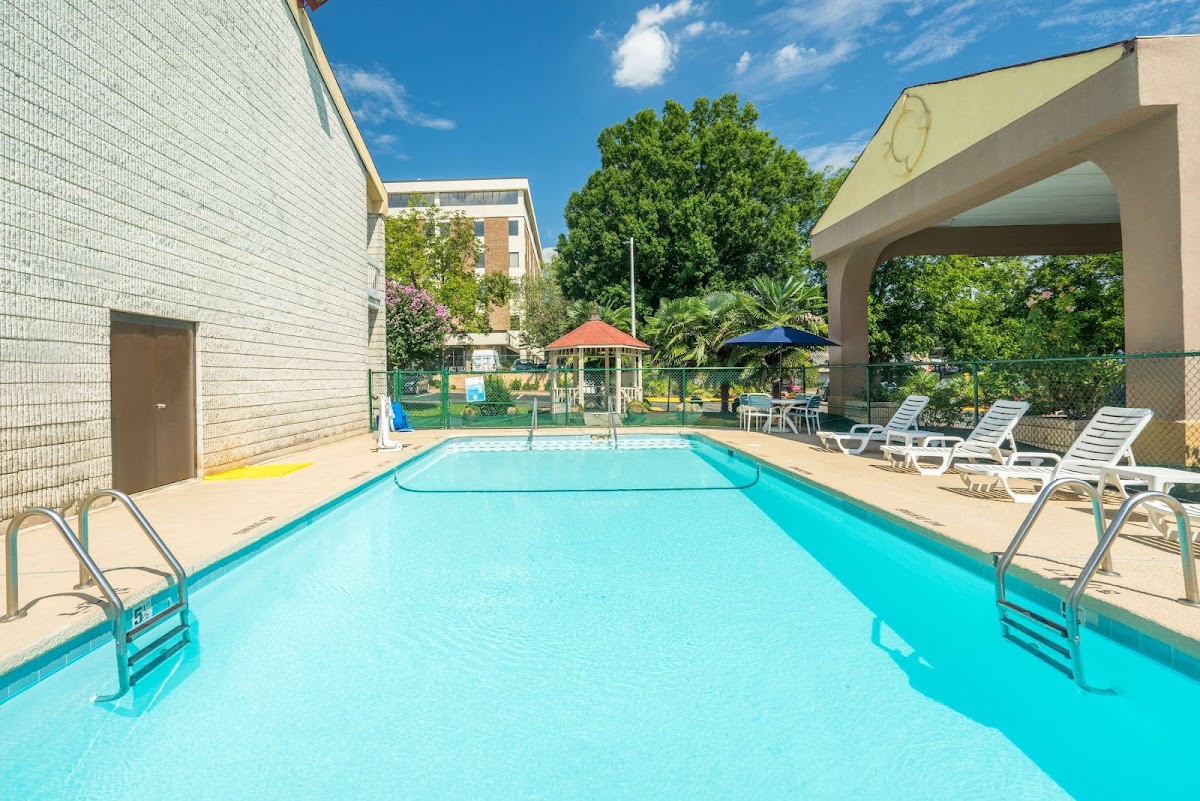 Days Inn by Wyndham Raleigh Midtown photo 3