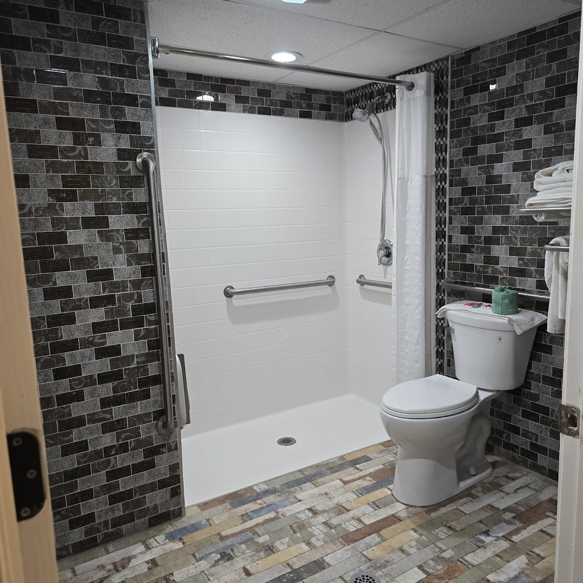 Econo Lodge Oak Grove-Blue Springs photo 3