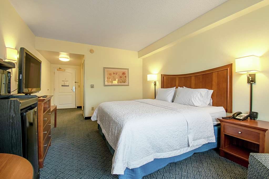 Hampton Inn Pine Grove photo 2