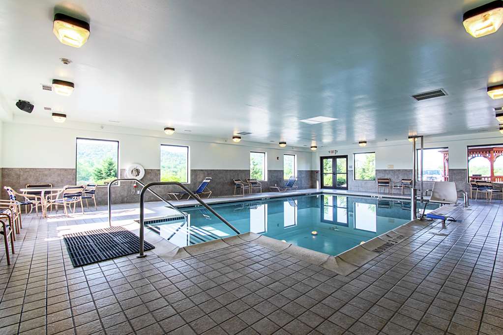 Hampton Inn Pine Grove photo 3