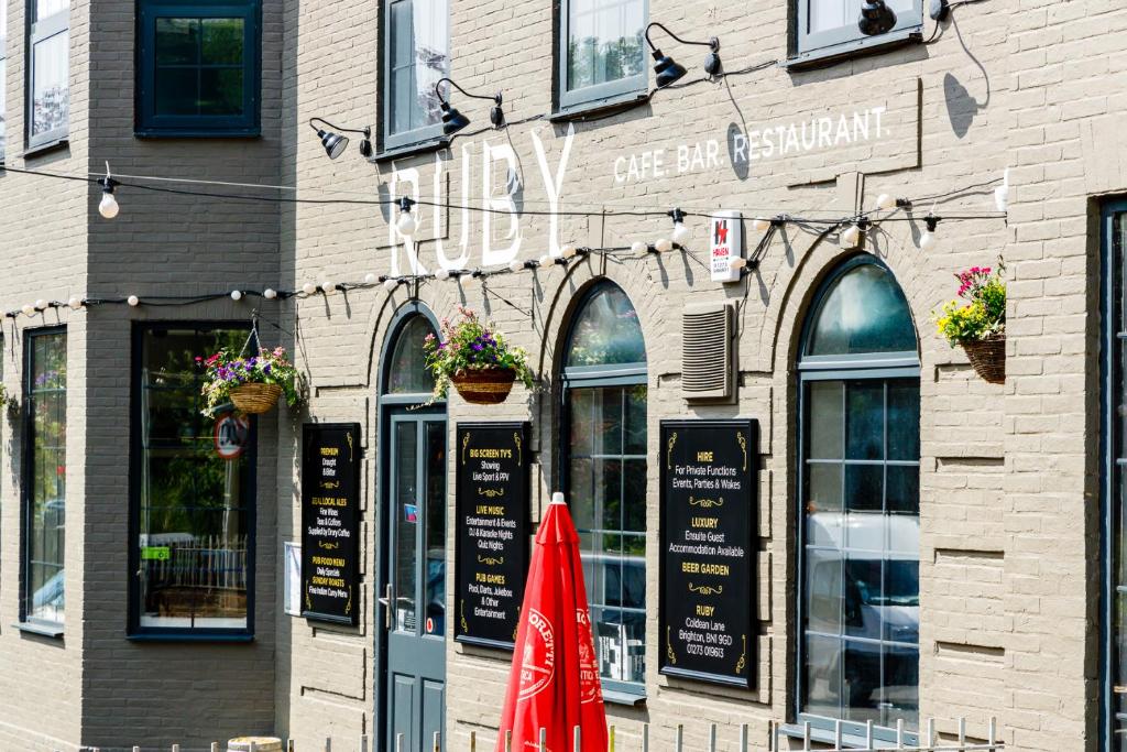 OYO Ruby Pub & Hotel