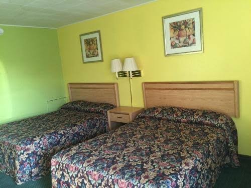 Statesman Inn Motel photo 2