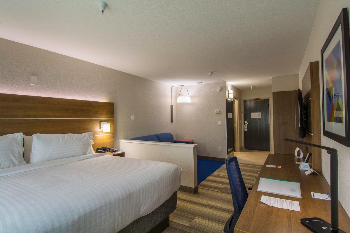 Holiday Inn Express Naples South - I-75 by IHG photo 2