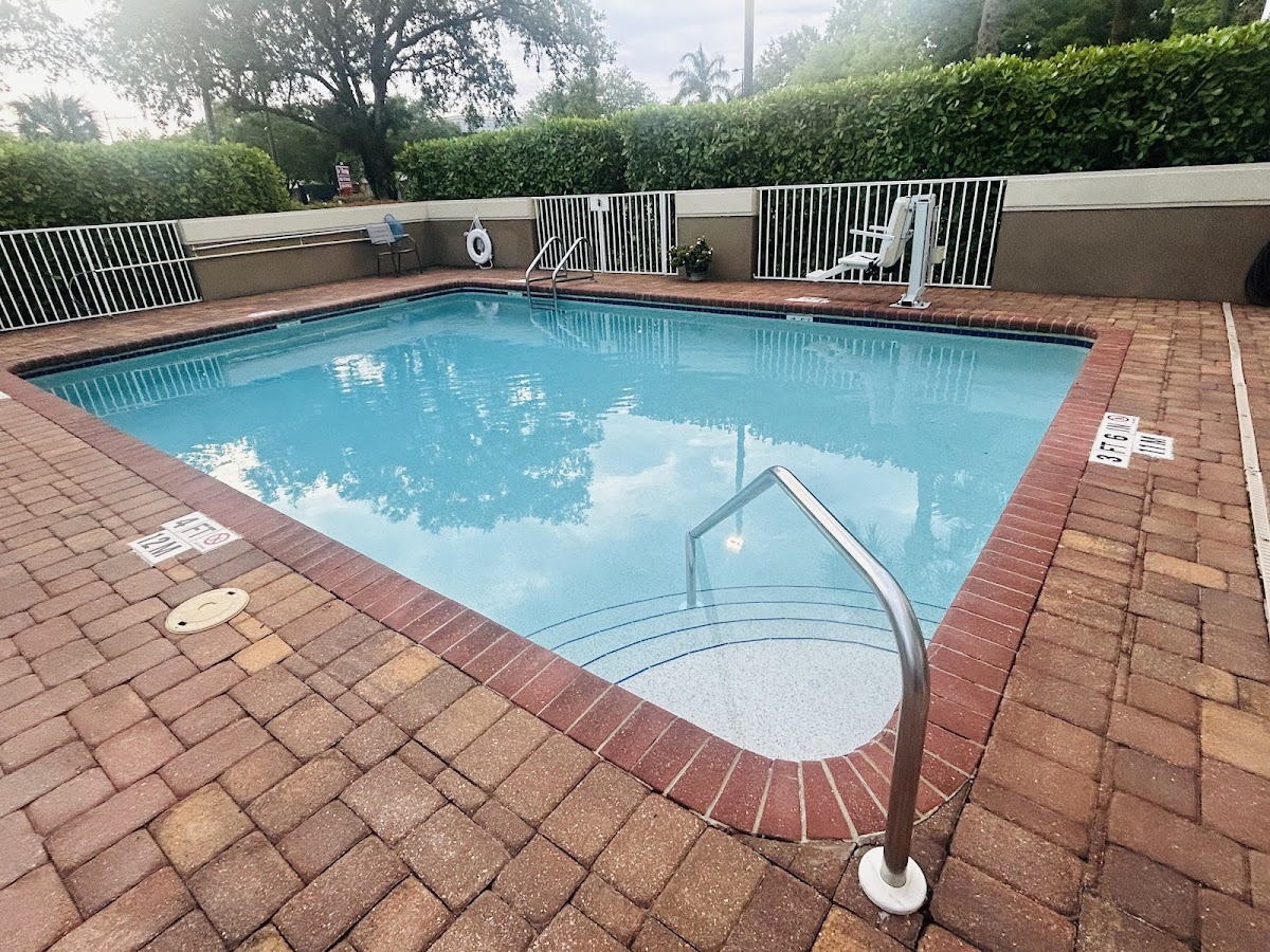 Holiday Inn Express Naples South - I-75 by IHG photo 3