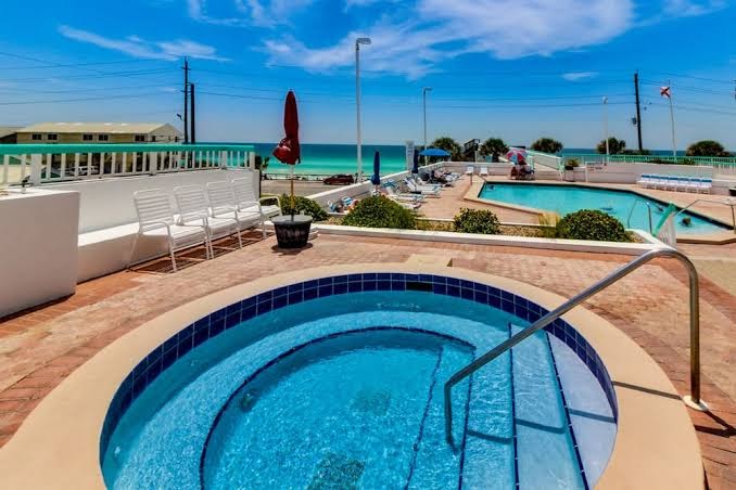 Surfside Resort photo 2