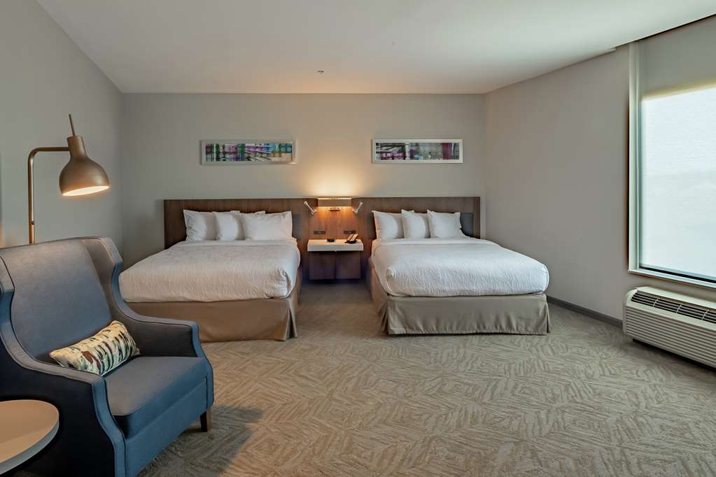 Hilton Garden Inn Dallas at Hurst Conference Center photo 2