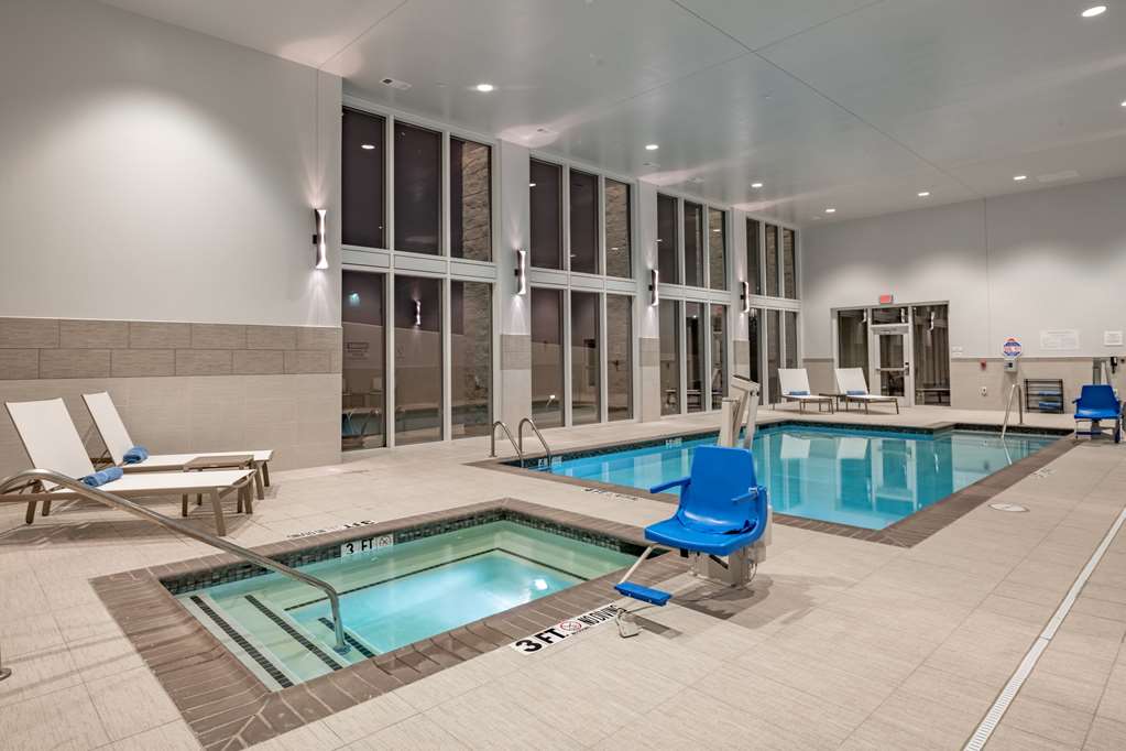 Hilton Garden Inn Dallas at Hurst Conference Center photo 3