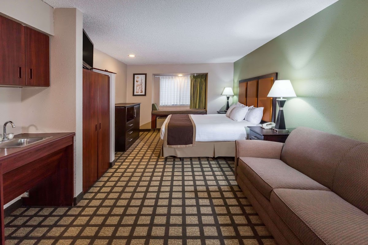 Baymont by Wyndham Gaylord photo 2