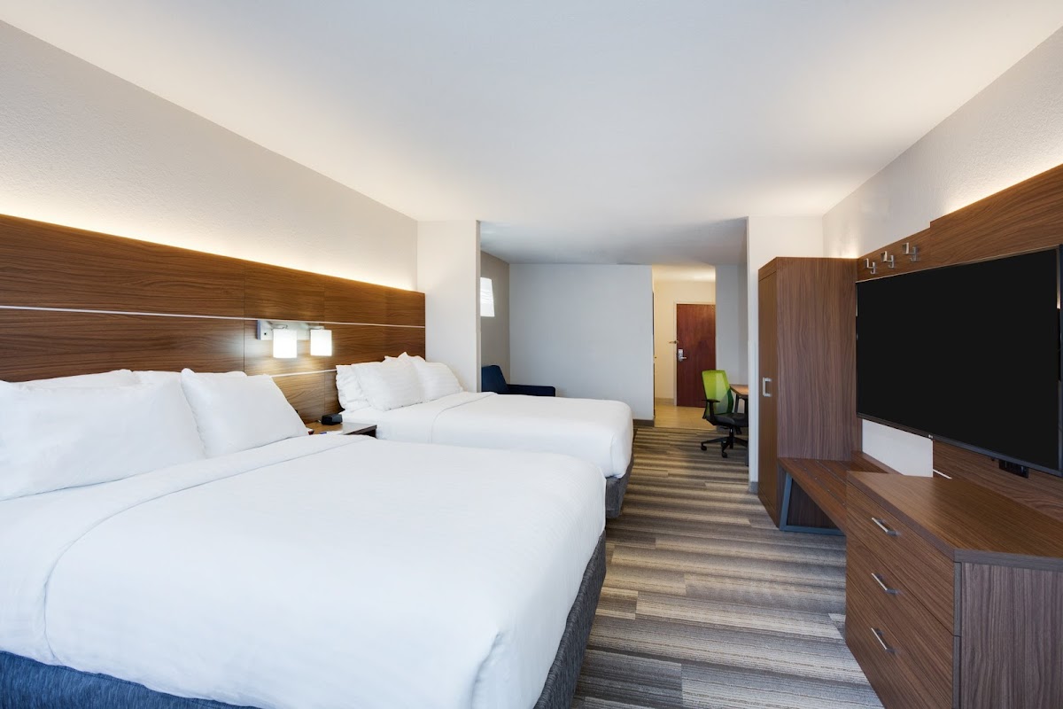 Holiday Inn Express & Suites Tampa-Fairgrounds-Casino by IHG photo 2