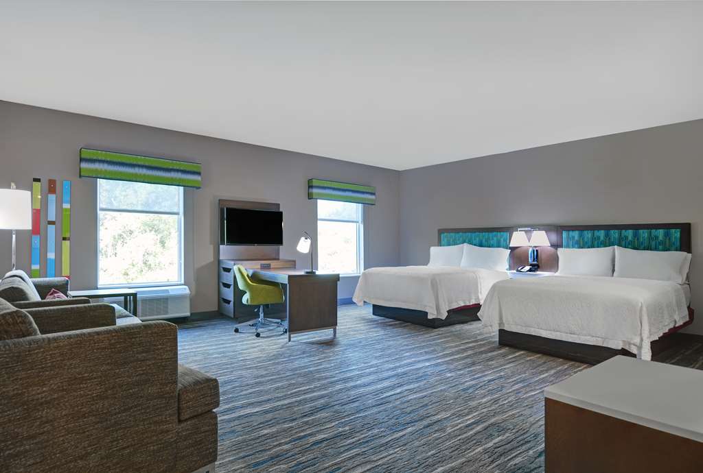 Hampton Inn & Suites MacClenny I-10 photo 2