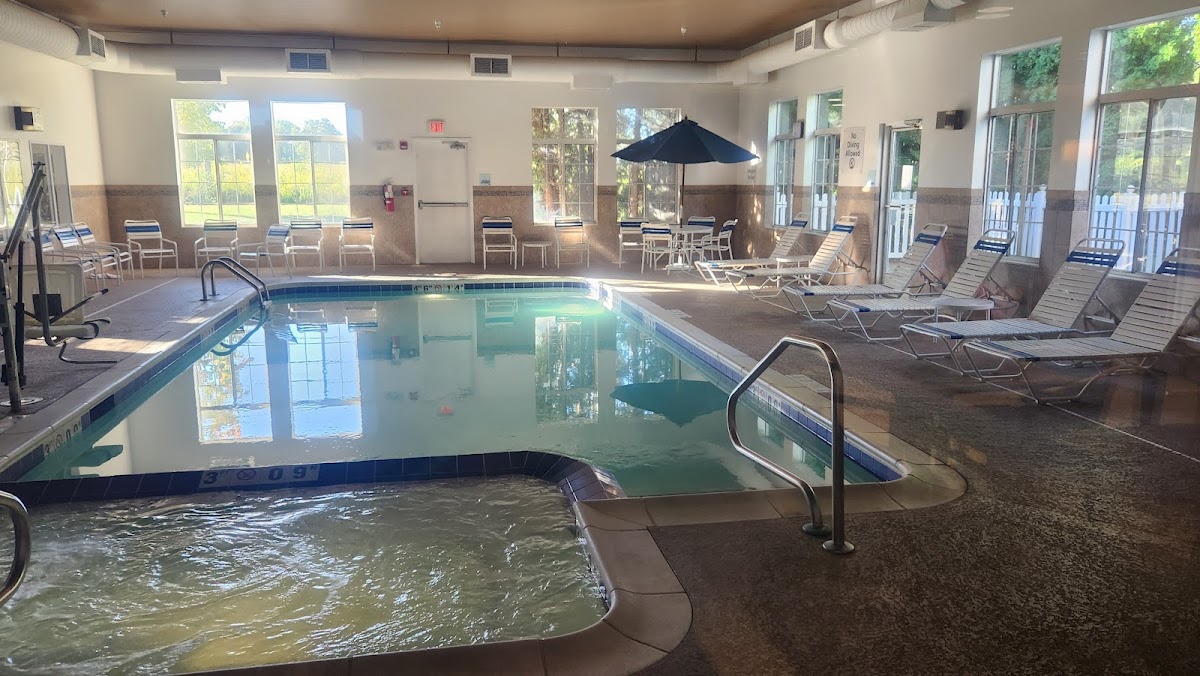 Holiday Inn Express & Suites New Buffalo, MI photo 3