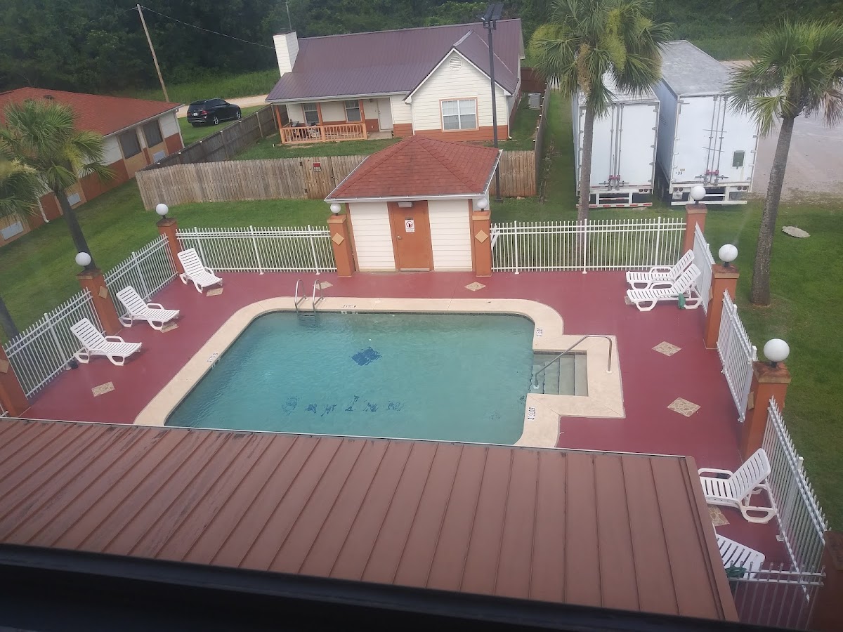 Bay Inn & Suites Loxley, AL photo 3
