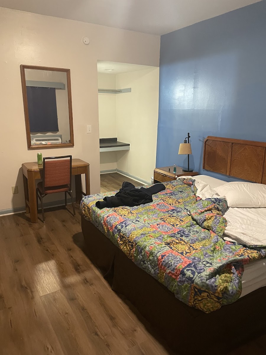Travel Host Inn photo 2