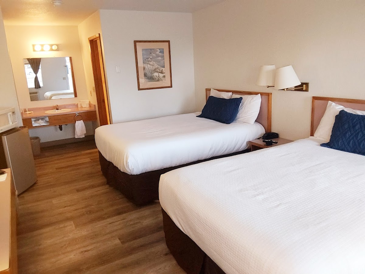 Harbor Inn photo 2