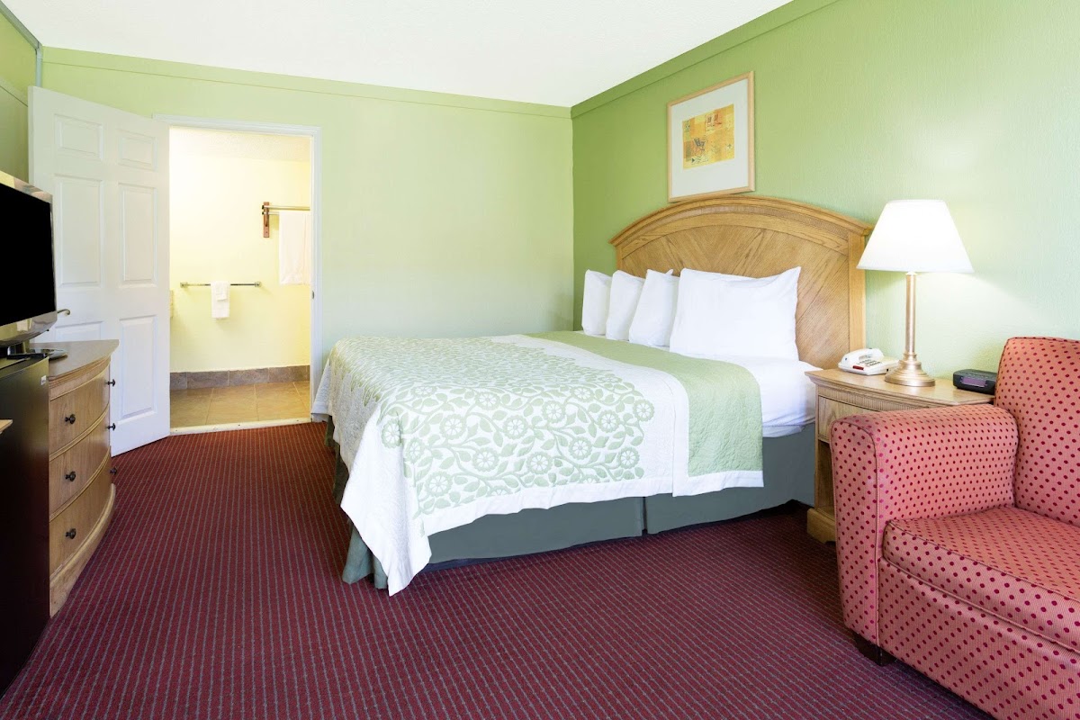 Days Inn by Wyndham Washington photo 2