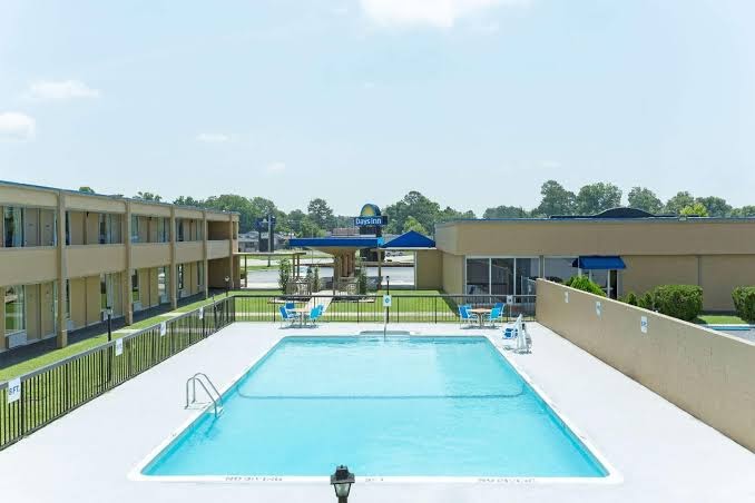 Days Inn by Wyndham Washington photo 3