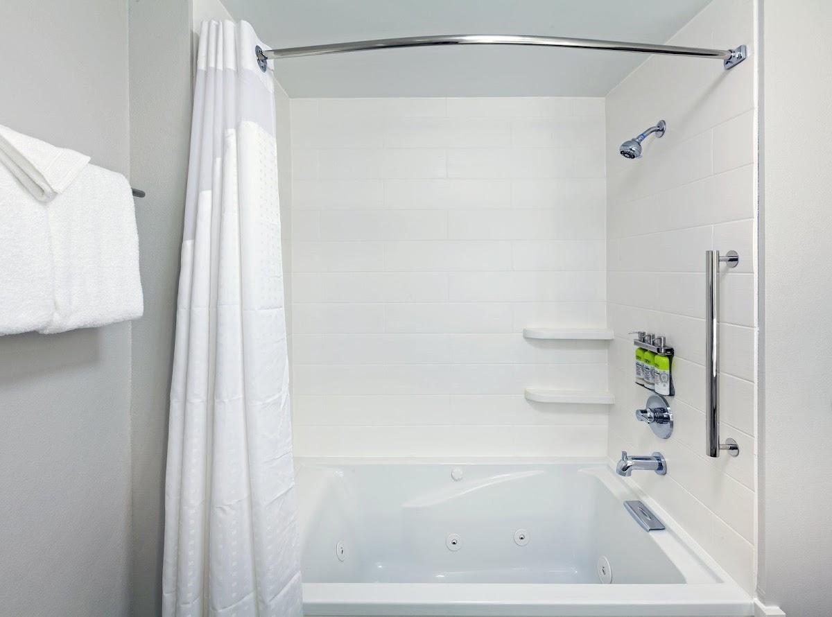 Holiday Inn Express & Suites Tulsa South - Woodland Hills by IHG photo 3