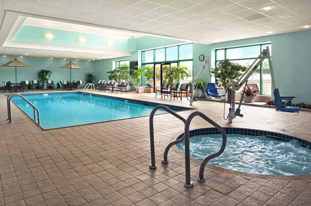 Embassy Suites by Hilton Chicago Lombard Oak Brook photo 3