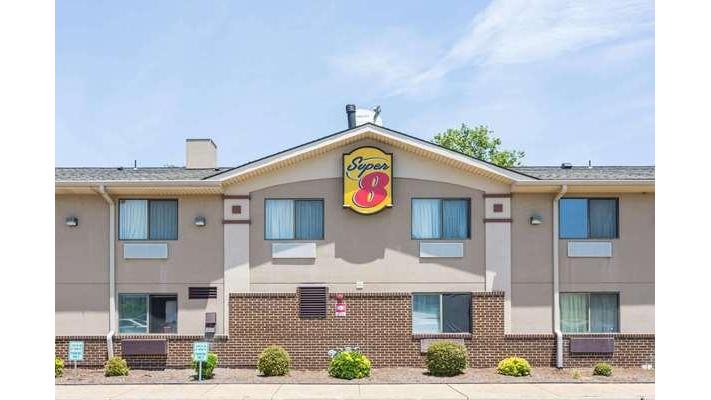 Super 8 by Wyndham Hampton