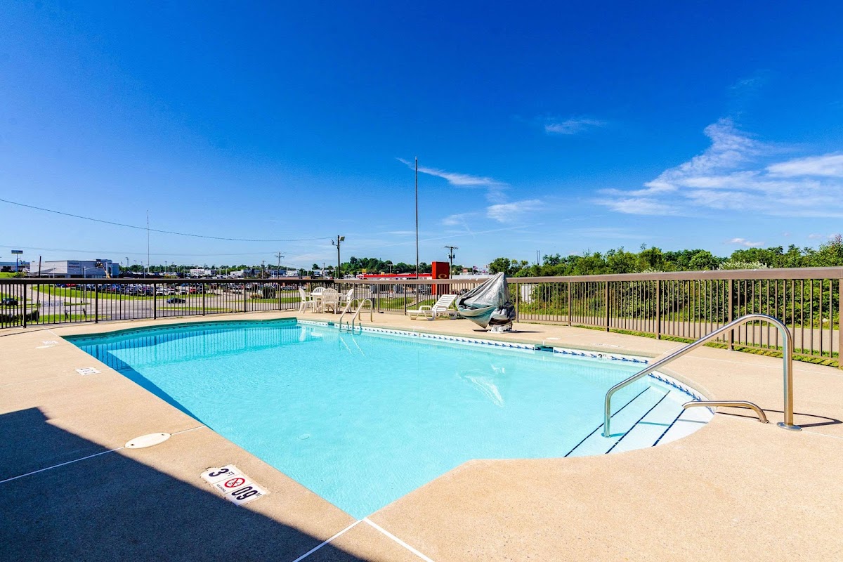 Econo Lodge Christiansburg-Blacksburg I-81 photo 3