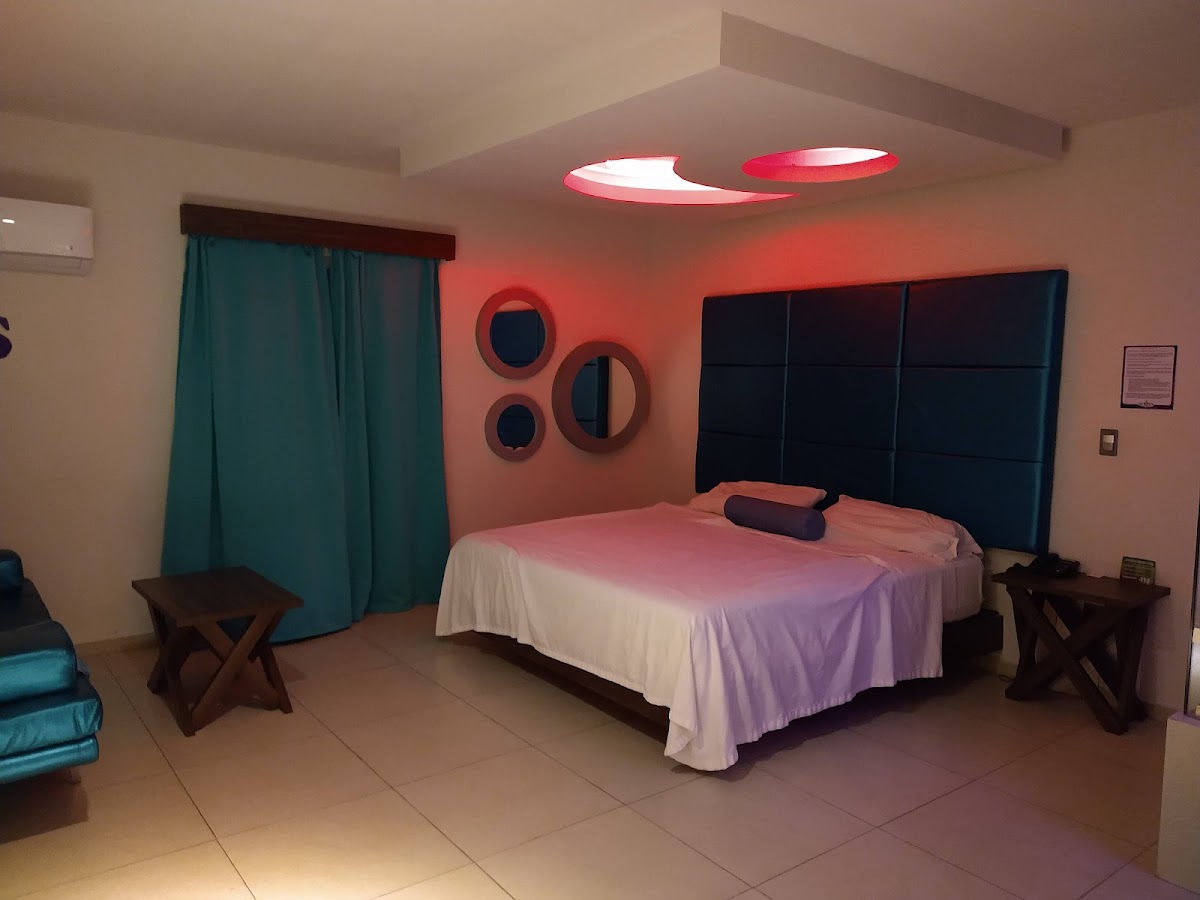 Las Suites Lux Motel photo 2