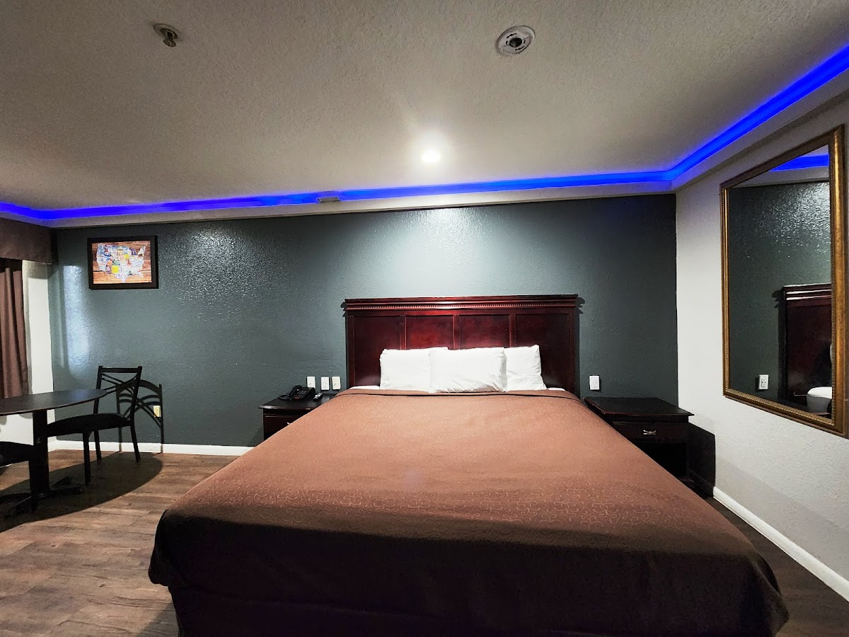 Express Inn Hobby Airport photo 2