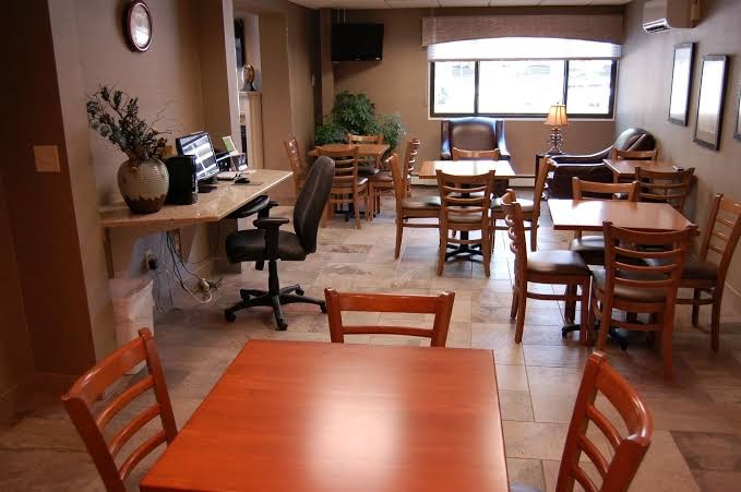 Brentwood Inn photo 3