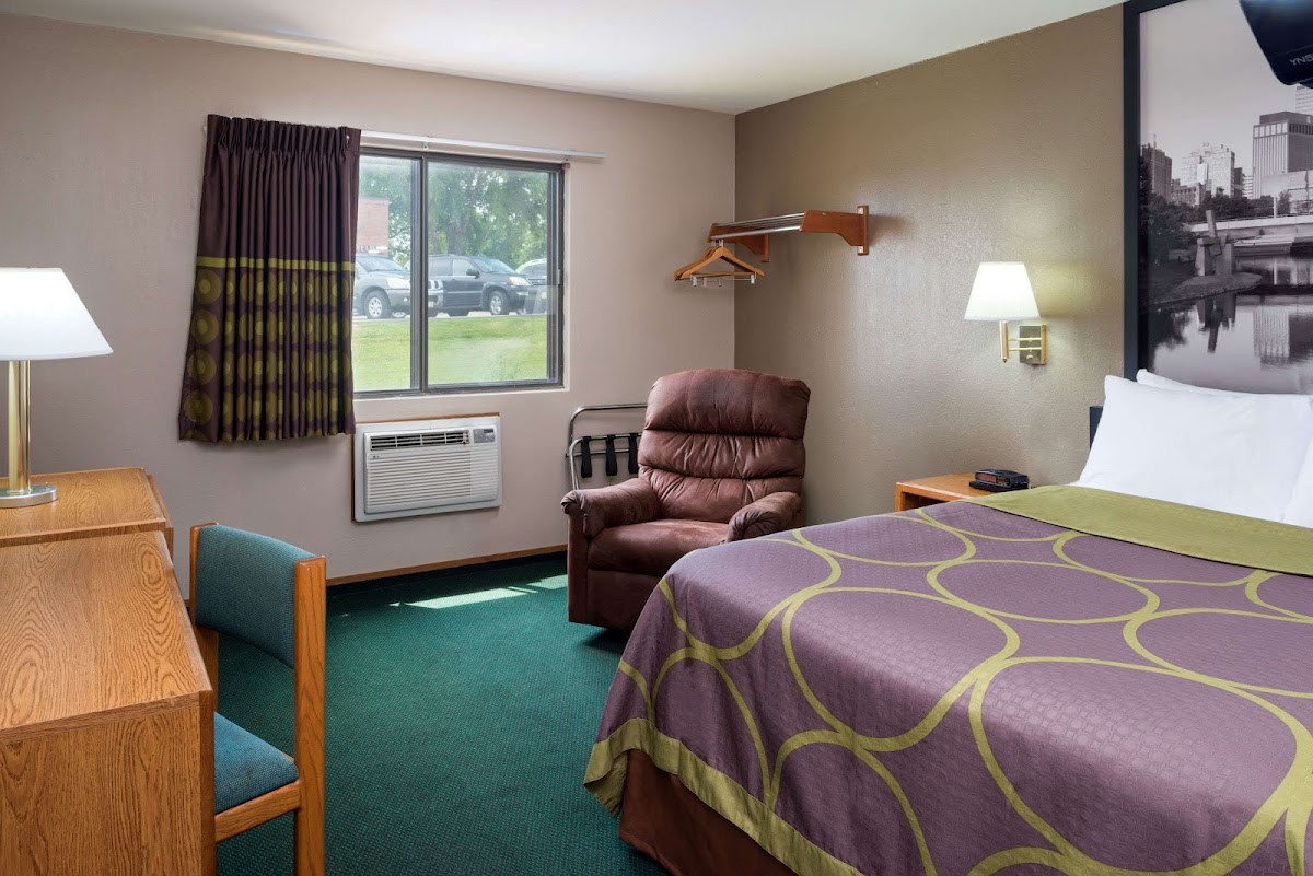 Super 8 by Wyndham Omaha NE photo 2