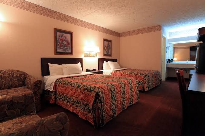 Americas Best Value Inn North Capital photo 2