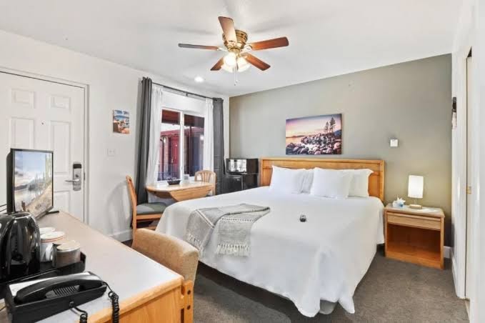 Crown Motel - Kings Beach photo 2