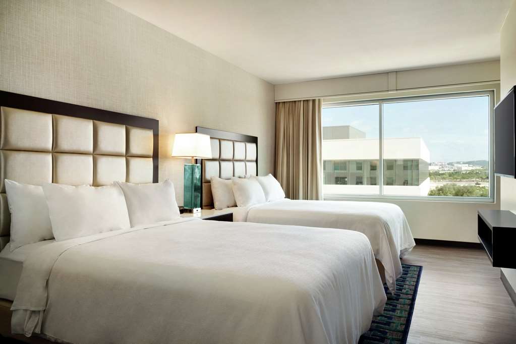 Embassy Suites by Hilton San Antonio Landmark photo 2