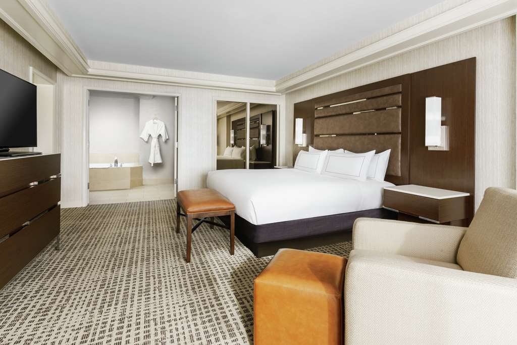 DoubleTree by Hilton Hotel Colorado Springs photo 2