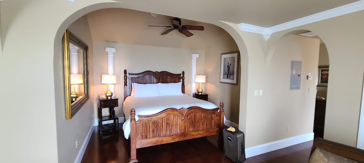 Oasis Suites Hotel photo 2