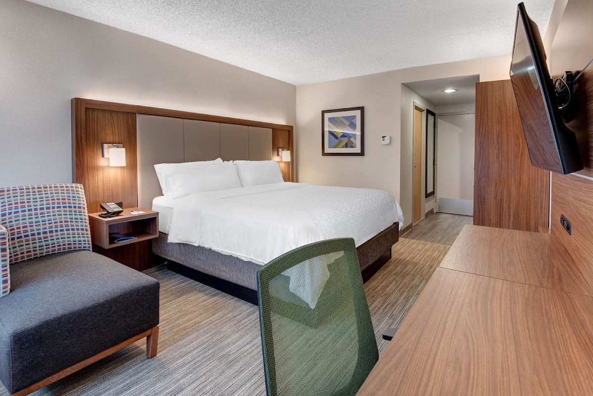 Holiday Inn Express & Suites West Long Branch - Eatontown by IHG photo 2