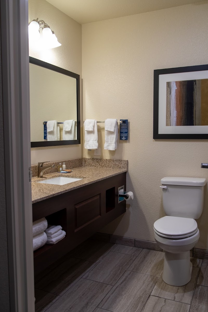 Cobblestone Inn & Suites - Springfield photo 2