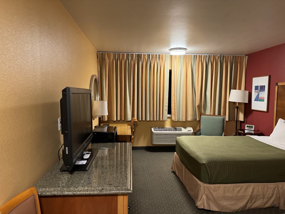 OLYMPIC VIEW INN photo 2