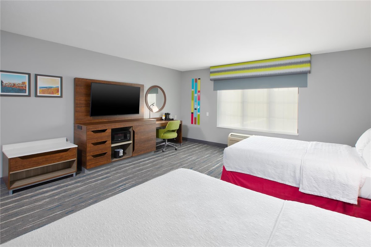 Hampton Inn & Suites St. Cloud, MN photo 2