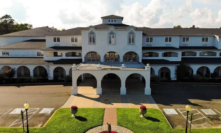 Tuscany House Hotel at Renault Winery